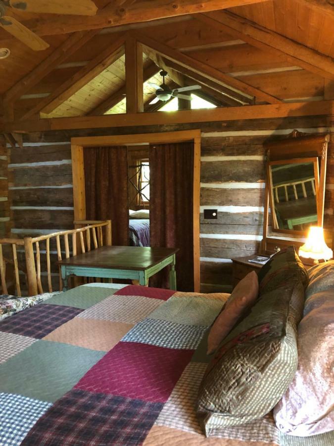 Smoky Mountain Romantic Handcrafted Cabins Sevierville Exterior photo