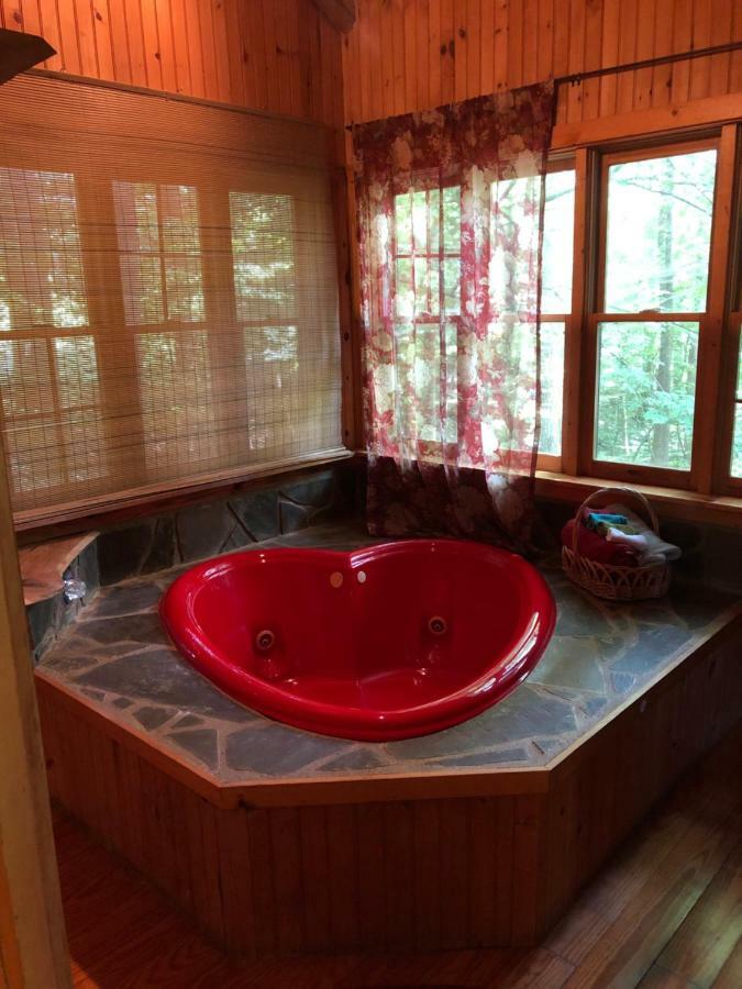 Smoky Mountain Romantic Handcrafted Cabins Sevierville Exterior photo